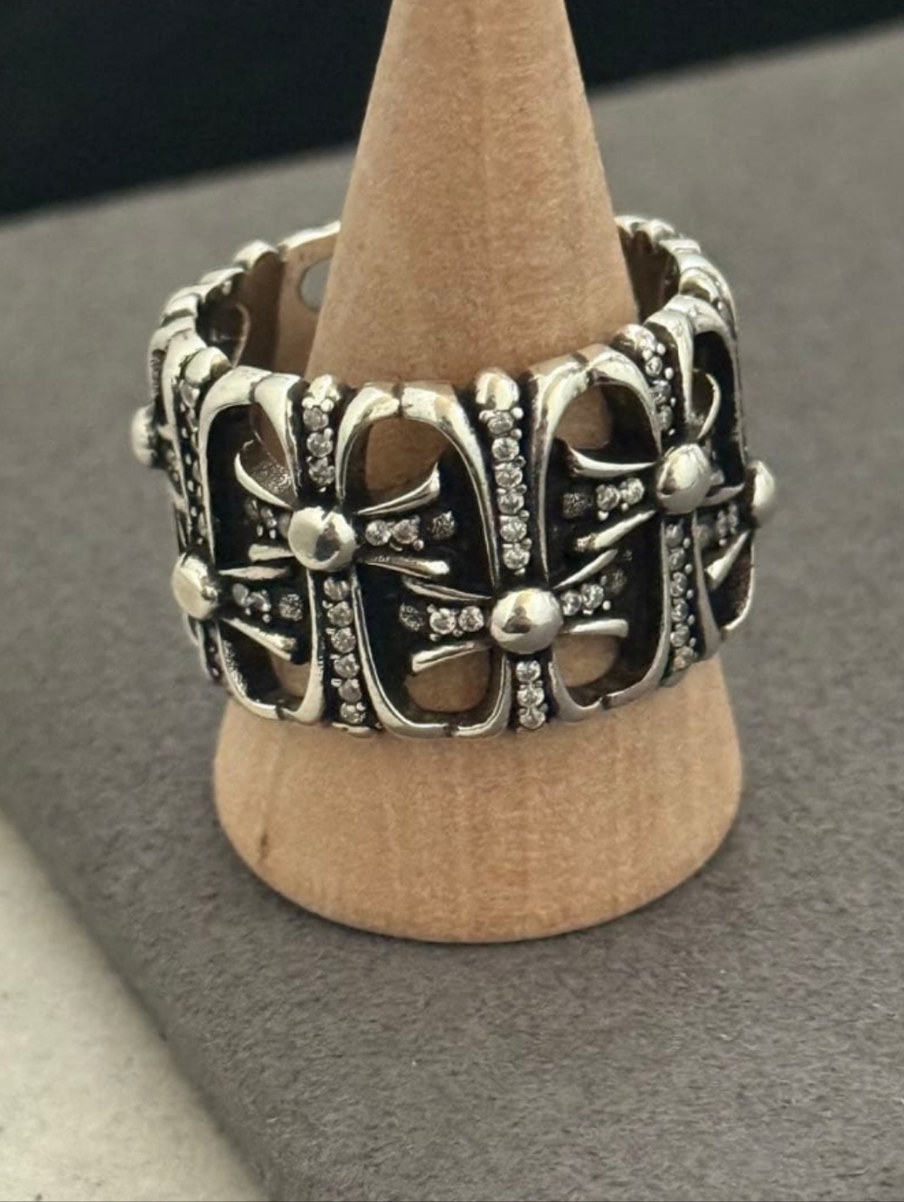 Chrome Hearts Oxidized Silver Floral Link Ring - Picture 8 of 9
